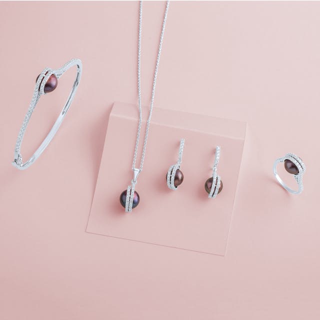 10 Timeless Jewelry Pieces Every Woman Should Own